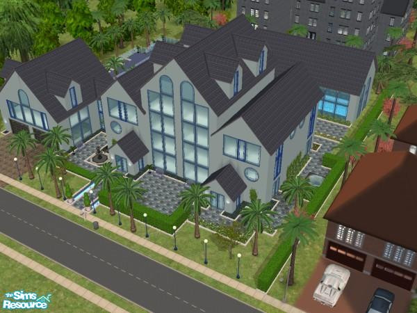 2 — Madison Shores Mayor's Estate by Madisim — A very private lot, modern and spacious, indoor and outdoor pools. 5