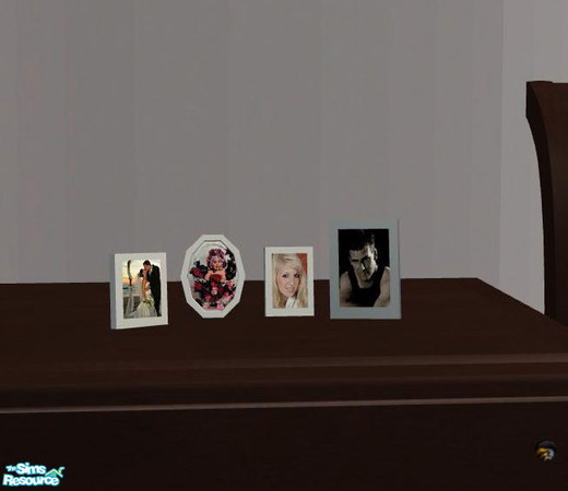 Sims 2 — PB Singlebedroom - Fotoframes by ShinoKCR — 