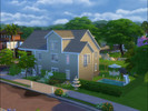 Sims 4 — Family Style House by writer21098 — This is a lot done in a colonial style. It's perfect for a small family or