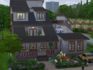 Sims 4 — Green Getaway by cj45672 — This reasonably sized lot is a perfect family home. Surrounded by greenery to add